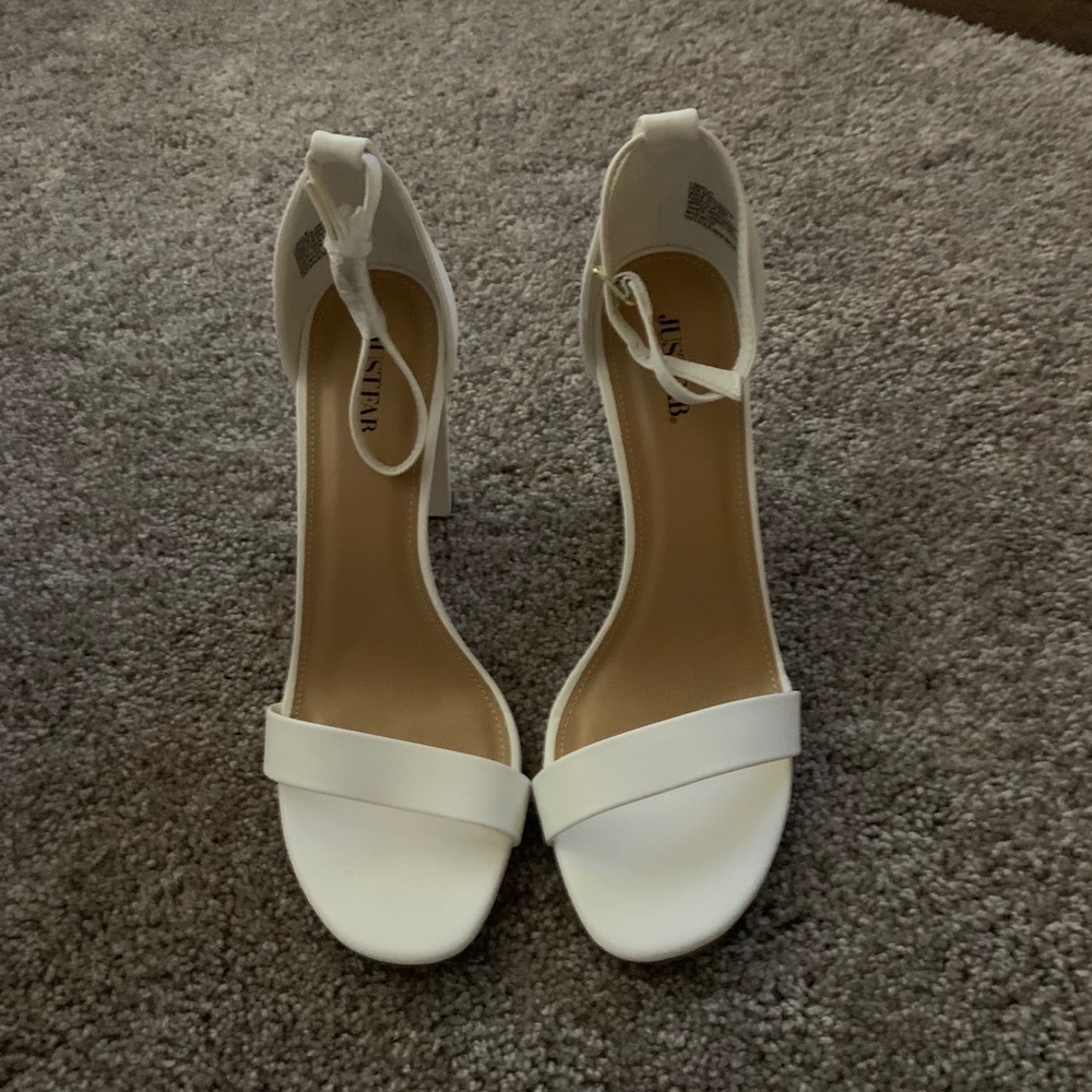 Beautiful White Heels - Picture 3 of 7